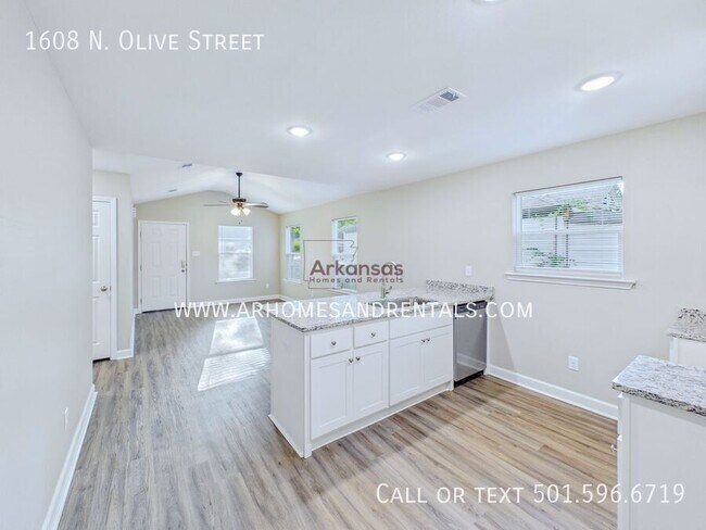 Building Photo - 1608 N Olive St