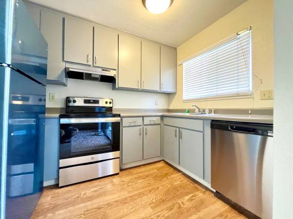 Building Photo - Lund Garden Apartments