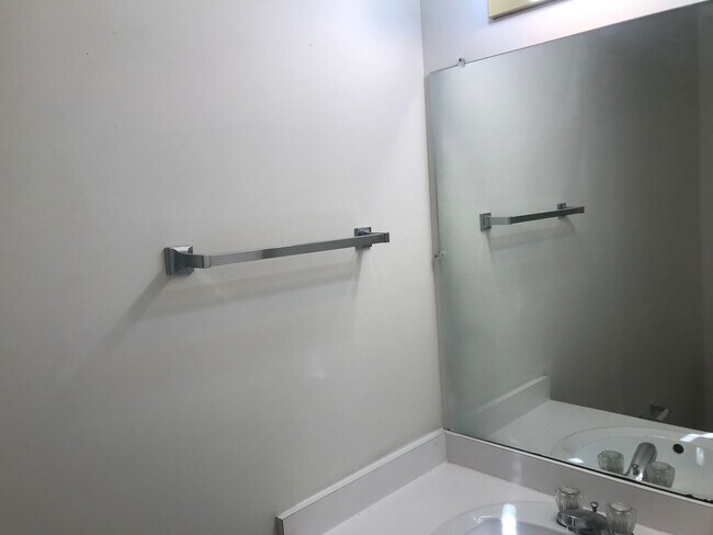 Building Photo - 408 Alta Ln
