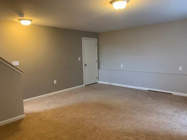 Building Photo - 346 Weatherstone Dr