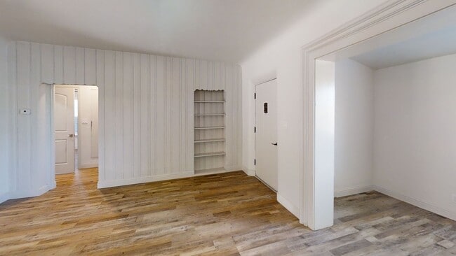 Building Photo - Carruth Ave &amp; Home Ave