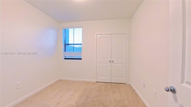 Building Photo - 1232 NE 5th Ct