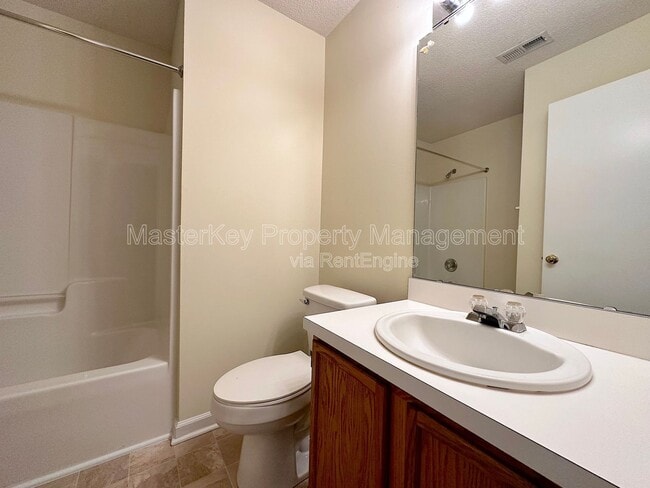 Building Photo - 413 Sapphire Dr