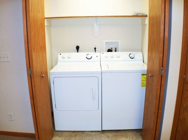 Building Photo - $1,325 | 2 Bedroom, 2 Bathroom Condo | Pet Friendly* | Available for August 1st, 2026 Move In!