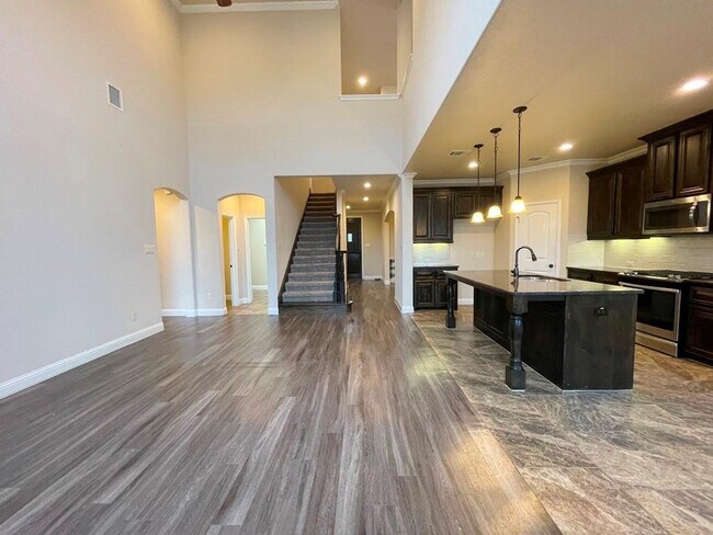 Building Photo - 433 Mistflower Springs Dr