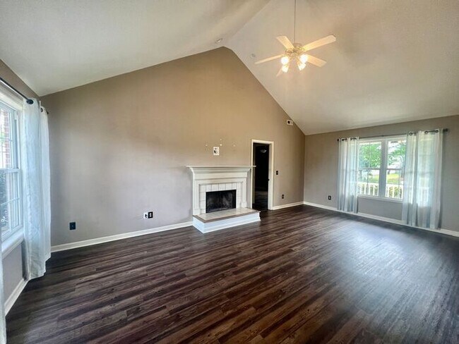 Building Photo - 3BR/2Bath/1 Garage/Fenced! Quail Woods community in the poplar Gorden Rd, North Wilmington area