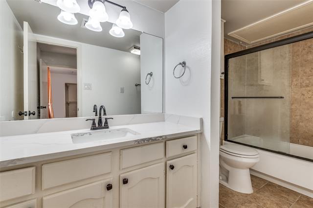 Building Photo - 1410 Meadowood Village Dr