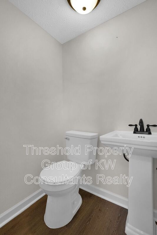 Building Photo - 3672-3678-3678 Arnelle Rd