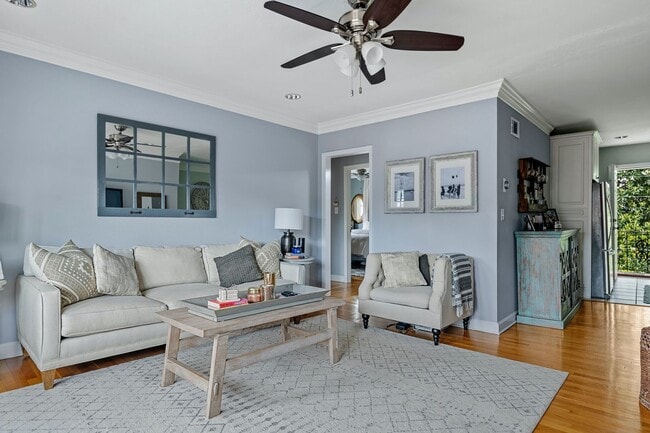 Building Photo - Beautiful 2bd/1ba Condo in VA Highlands w/ Balcony and Pool!!