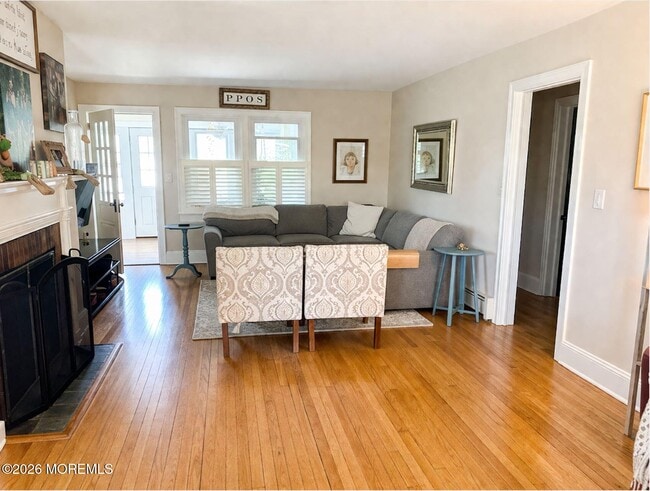 Building Photo - 17 Walnut Pl