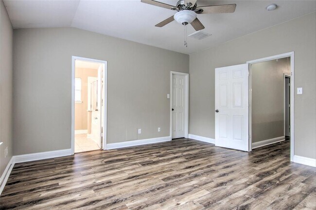 Building Photo - 518 Cedar Branch Dr