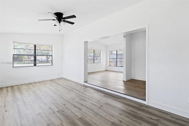 Building Photo - 1557 NW 15th Ave