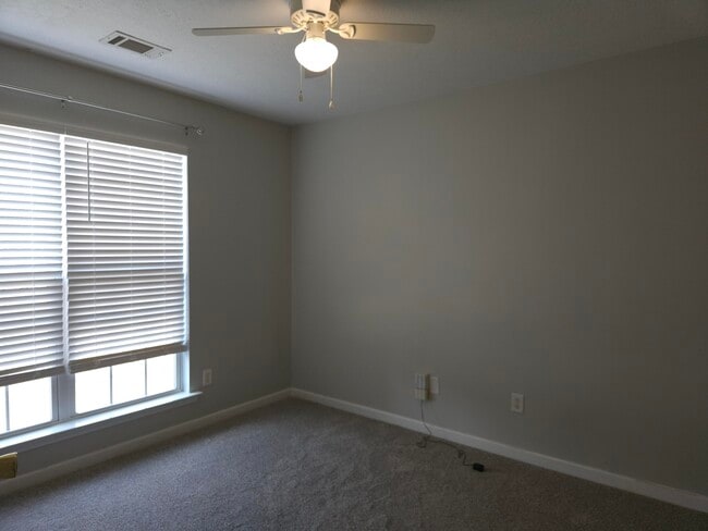 Building Photo - 219 Rainbow Falls