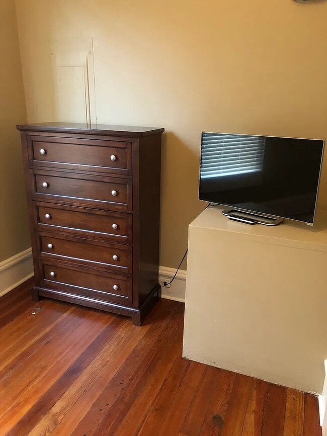 Building Photo - 209 E Monroe St