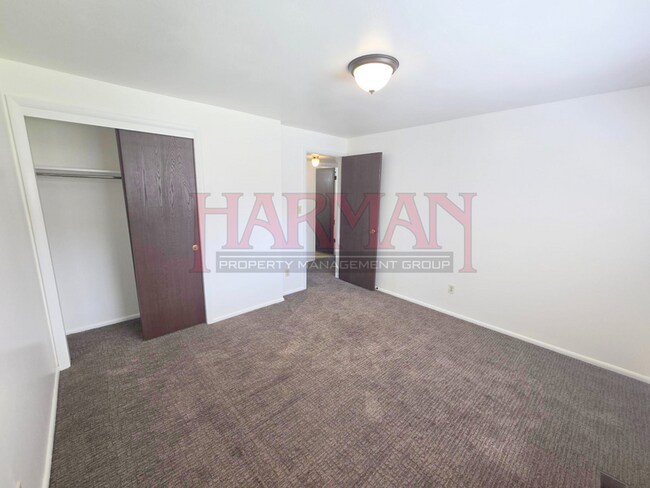 Building Photo - 1127 E 960 S