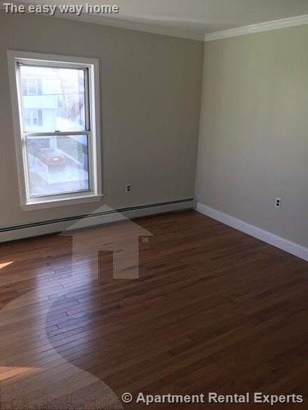 Building Photo - 25 Fourth St Unit #2