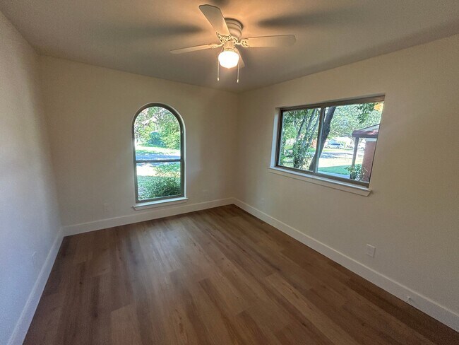 Building Photo - 101 Hillcrest Dr