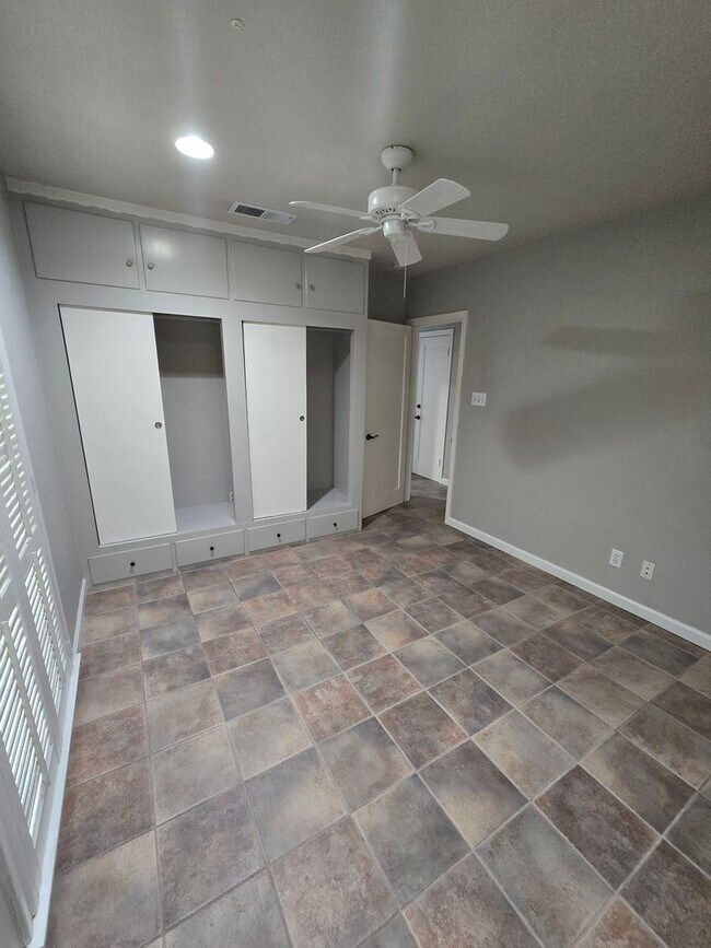 Building Photo - Cute 2 Bedroom Home in the College Neighbo...