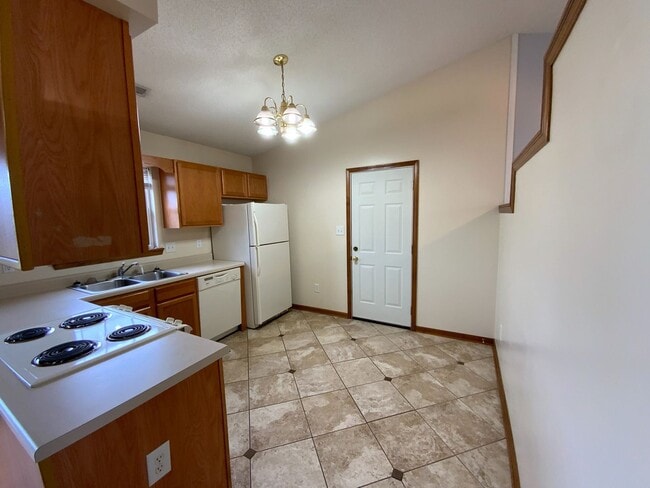 Building Photo - 3 Bd 2 Ba in Cherrywoods