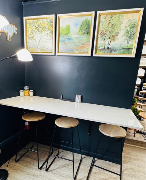 Building Photo - 24 E Winding Hill Rd