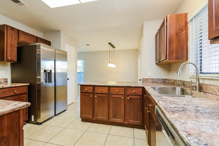 Building Photo - 490 Chicago Woods Cir