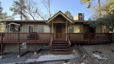 Building Photo - Large Home with Views