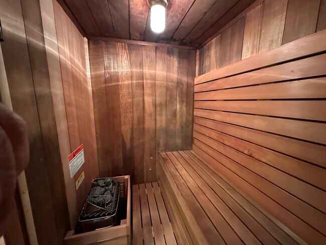 Building Photo - 18645 Hatteras St