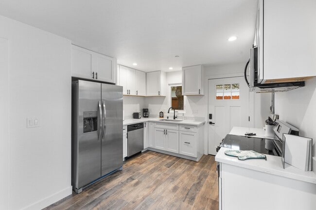 Building Photo - 1316 Grand Ave