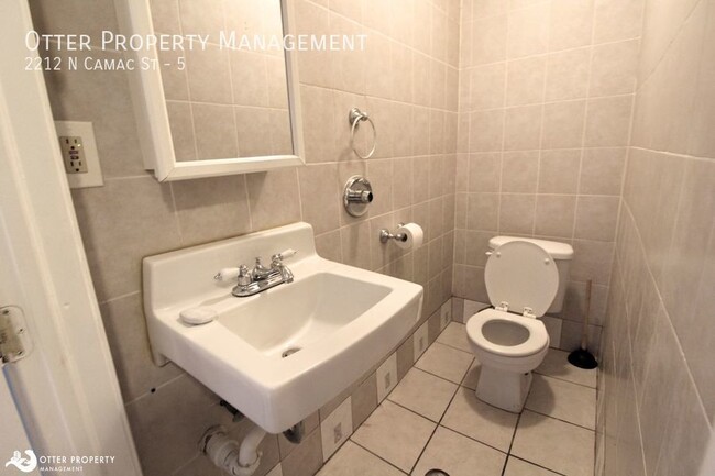 Building Photo - Room for Rent- Clean, Private Room for Ren...