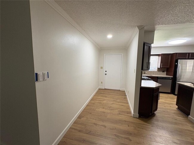 Building Photo - 4824 Gallant Ln