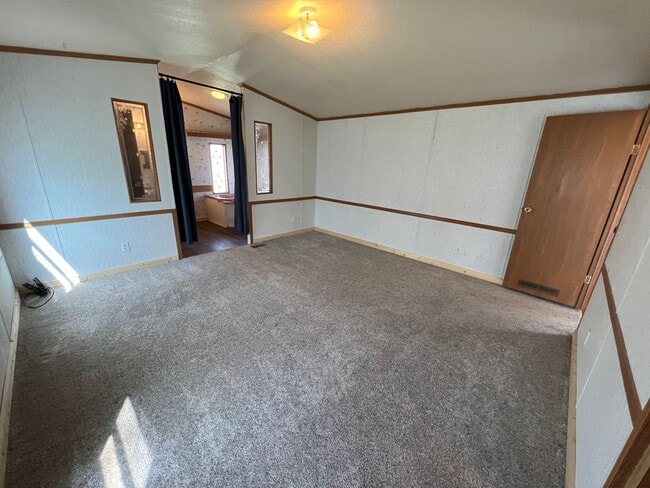 Building Photo - 2 Bedroom 2 Bath Updated Mobile Home in Cliffview Mobile Home Park. Very well kept-up area.