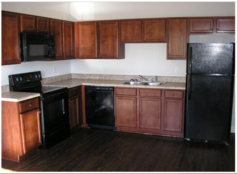 Building Photo - 526 Dennis Way