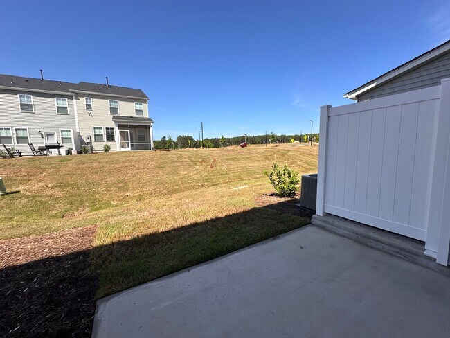 Building Photo - 3bd/2.5ba Townhome for rent @ Triple Crown in Durham