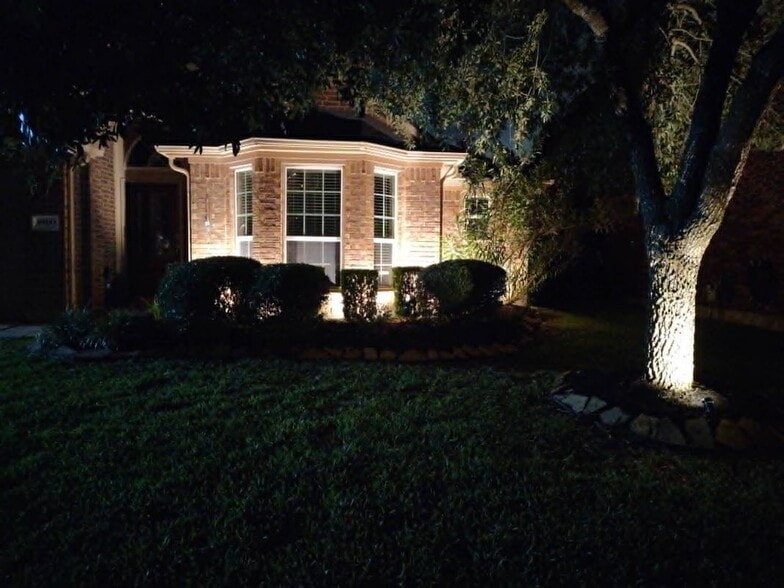 Building Photo - 10103 Sweet Willow Ln