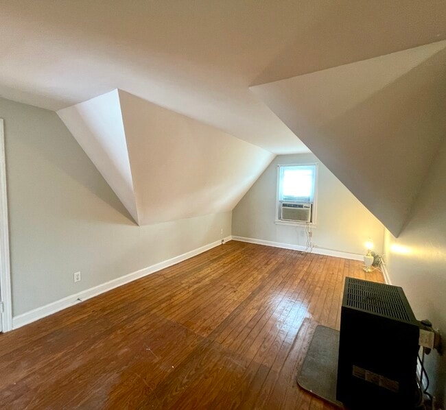 Building Photo - VP Real Estate 21