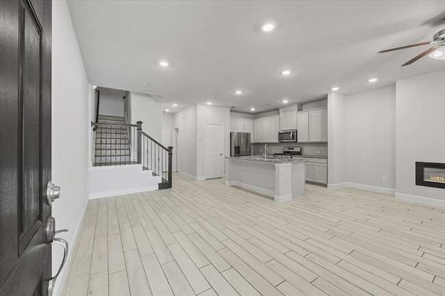 Building Photo - 7808 Manilla Dr