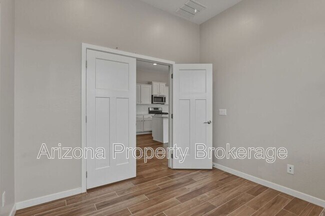 Building Photo - 2747 S Wildrose