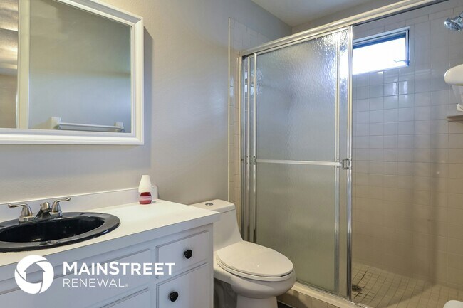 Building Photo - 4946 Camphor Ave