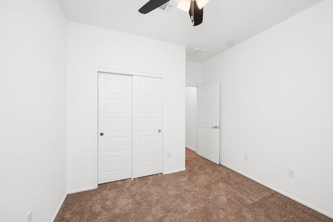 Building Photo - 6321 S Crescent Peak Dr