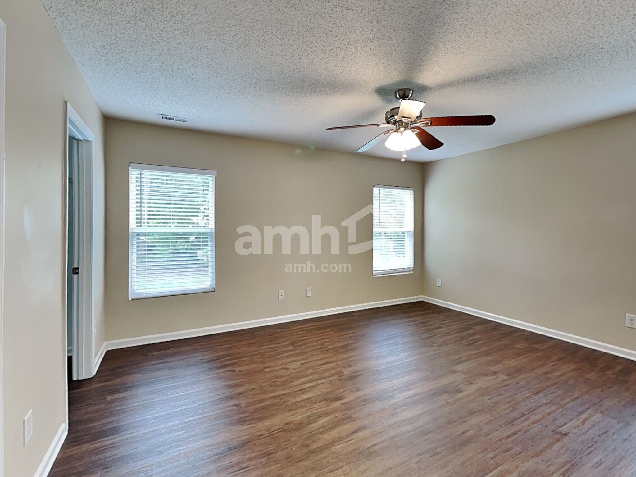 Building Photo - 710 Obsidian Way