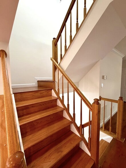 Building Photo - 21282 Hedgerow Ter