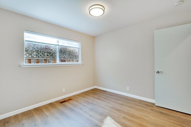 Building Photo - Spacious 1780 Sq Ft -  4b2b home in South San Jose