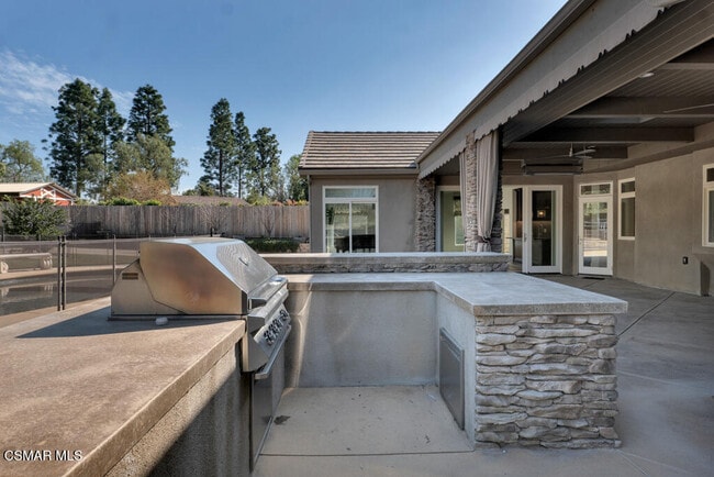 Building Photo - 525 Aqueduct Ct