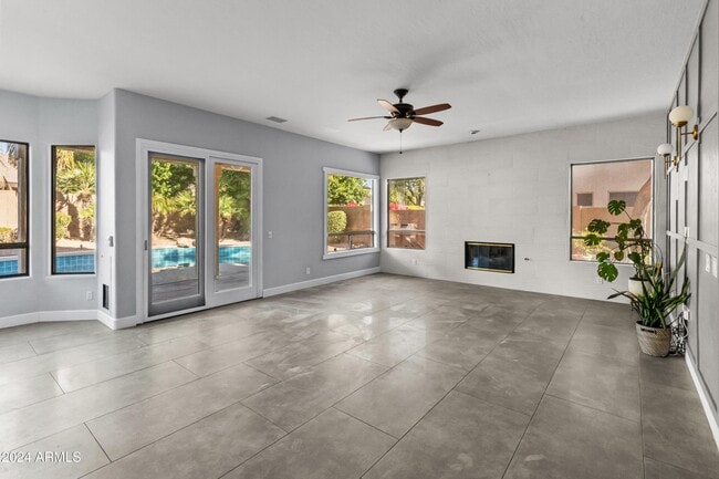 Building Photo - 6420 E Montreal Pl