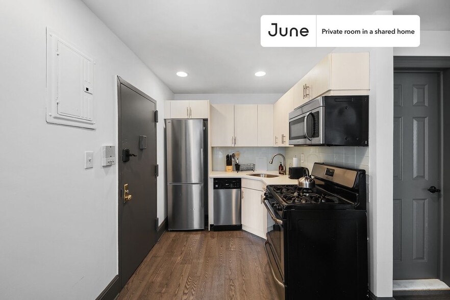 Building Photo - Private bedroom in 2 bed/1 bath Home