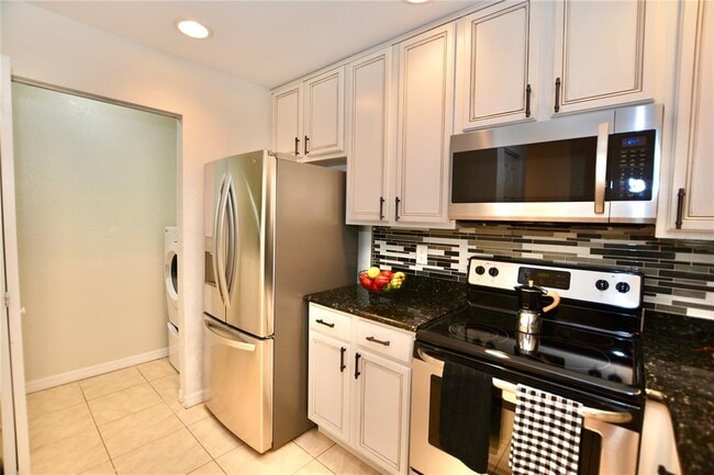 Building Photo - 895 Normandy Trace Rd