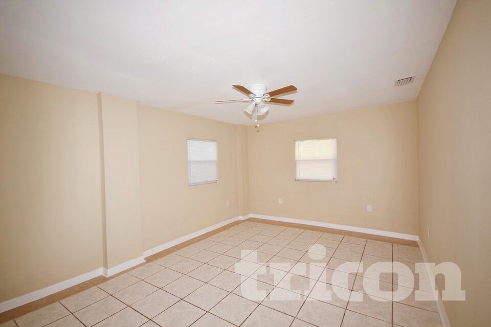 Building Photo - 1707 W Hanlon St