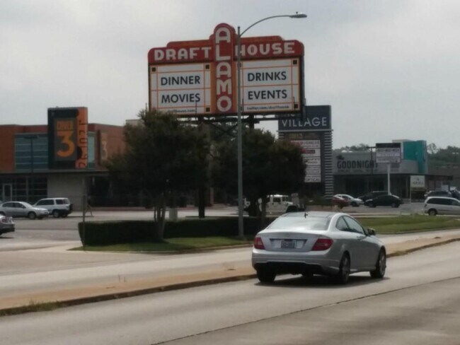 Building Photo - 2600 Penny Ln