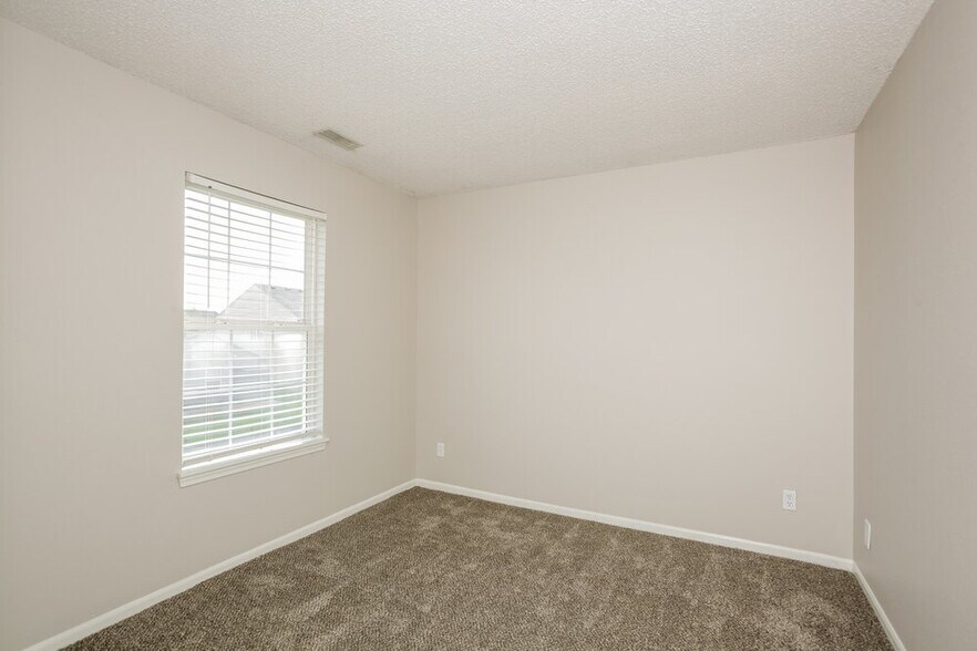 Building Photo - 209 Bent Stream Ln