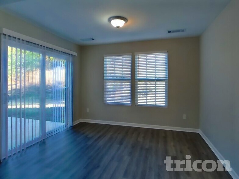 Building Photo - 2609 Jordan Ridge Dr